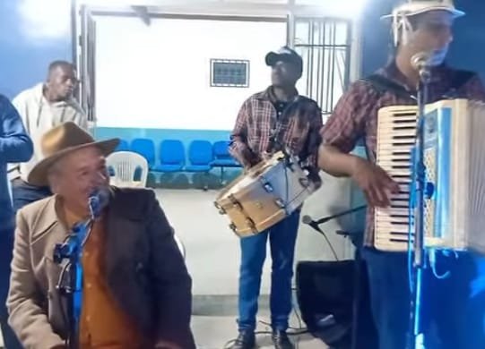 FOI FORRÓ ATÉ UMAS HORAS!!!