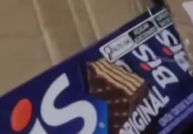 Homem compra iPhone de R$ 4,1 mil pela internet e recebe caixa de chocolate