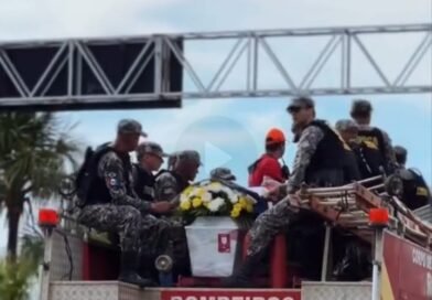 Sob forte comoção, Soldado Israel Serafim é homenageado em cortejo pelas ruas de Boa Vista (RR) antes do translado para Bahia.