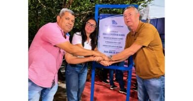 Prefeito Robertão inaugura praça em Zumba e reforça desenvolvimento de Presidente Dutra