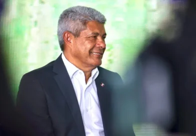 Jerônimo anuncia 5 dias de folga para servidores no São João