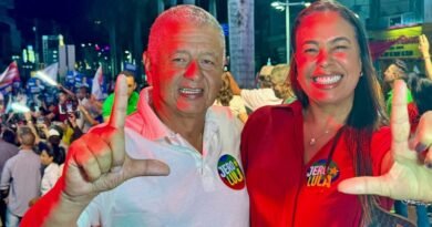 Prefeita Daiane marca presença em grande comício de Jerônimo Rodrigues em Irecê